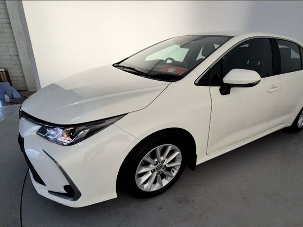 Toyota Corolla Saloon, Petrol Hybrid, 2022, White