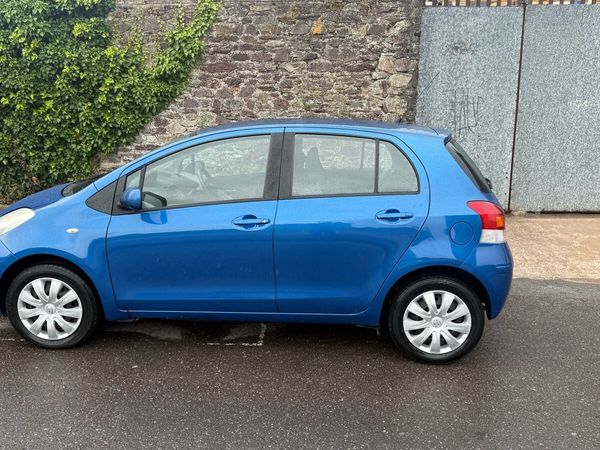 Toyota Yaris Hatchback, Petrol, 2010, Blue