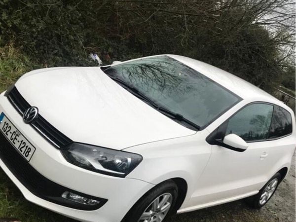 Volkswagen Polo Hatchback, Petrol, 2013, White