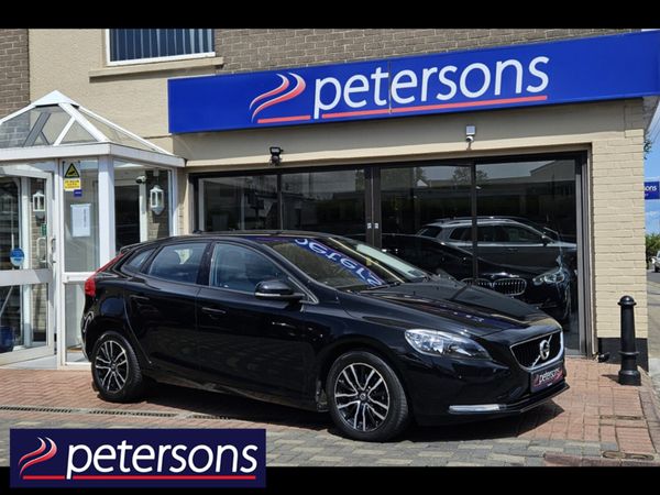 Volvo V40 Hatchback, Diesel, 2017, Black