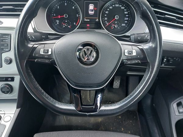 Volkswagen Passat Saloon, Diesel, 2016, Silver