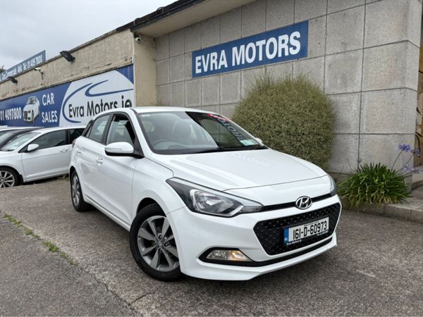 Hyundai i20 Hatchback, Petrol, 2016, White
