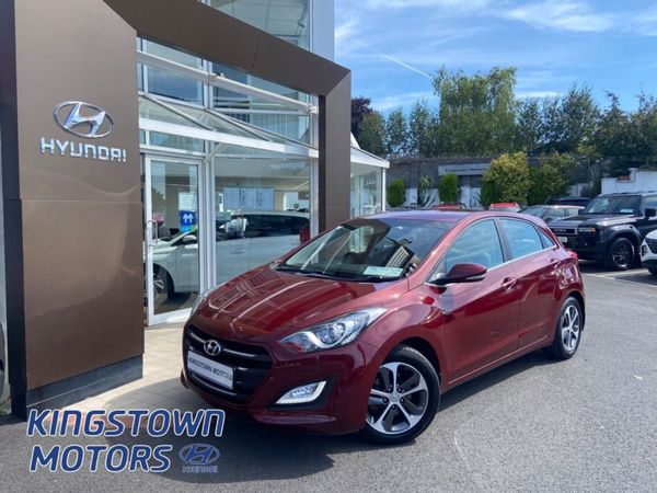 Hyundai i30 Hatchback, Petrol, 2016, Red
