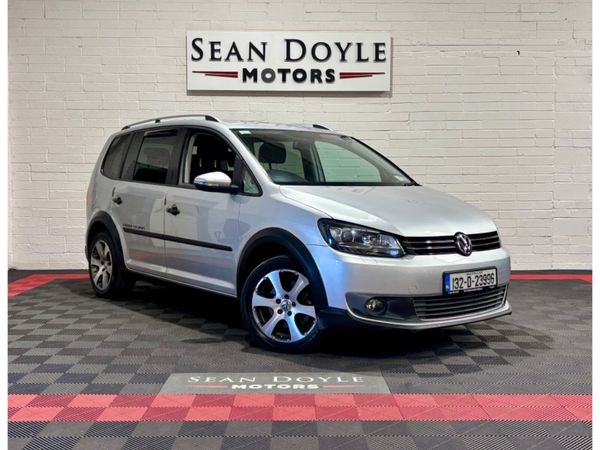 Volkswagen Touran Estate, Petrol, 2013, Silver