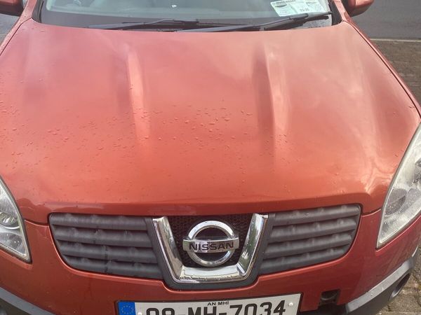 Nissan Qashqai Hatchback, Diesel, 2008, Red