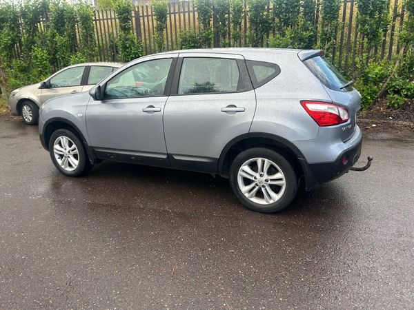 Nissan Qashqai Hatchback, Diesel, 2011, Blue