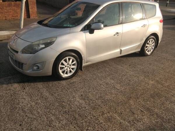 Renault Grand Scenic MPV, Diesel, 2010, Silver