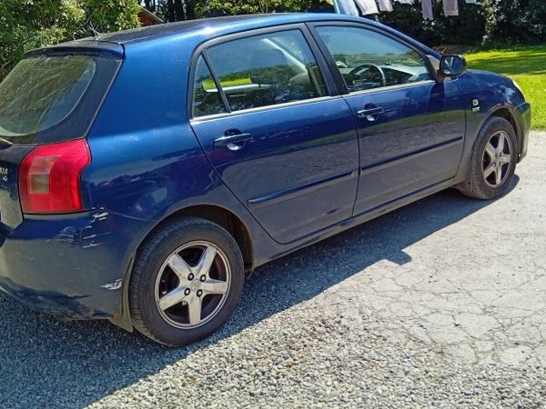 Toyota Corolla Hatchback, Petrol, 2004, Blue
