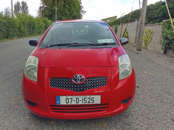 Toyota Yaris Hatchback, Petrol, 2007, Red