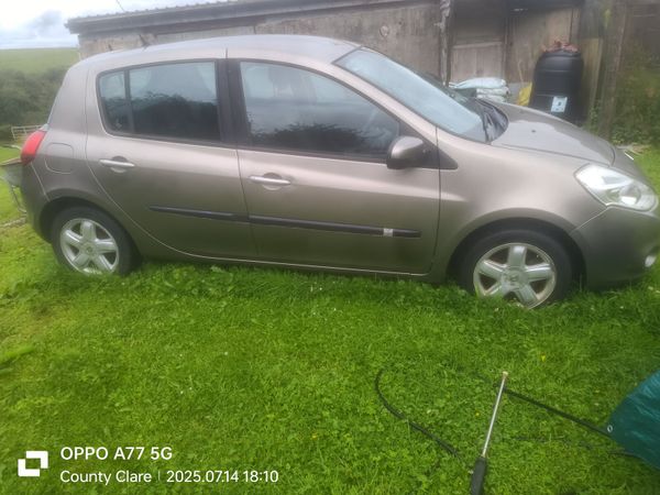 Renault Clio Hatchback, Ethanol Petrol, 2010, Gold