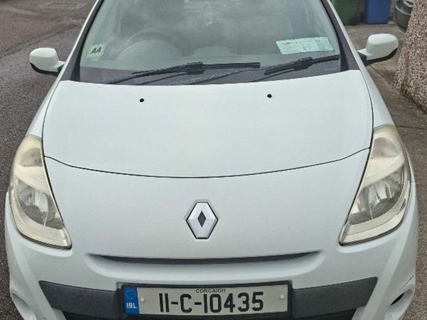 Renault Clio Hatchback, Ethanol Petrol, 2011, White