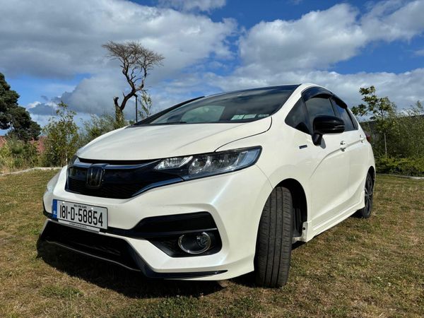 Honda Fit Hatchback, Petrol Hybrid, 2018, White
