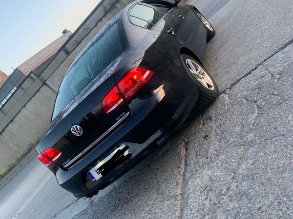 Volkswagen Passat Saloon, Diesel, 2012, Black