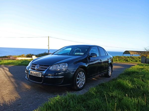 Volkswagen Jetta Saloon, Petrol, 2008, Blue