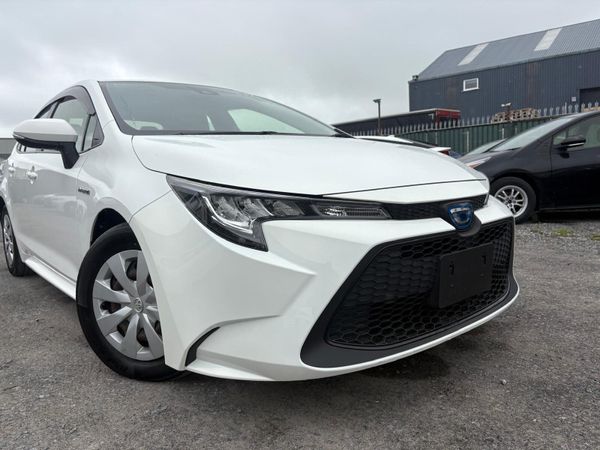 Toyota Corolla Saloon, Petrol Hybrid, 2020, White