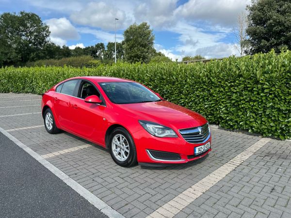 Vauxhall Insignia Hatchback, Diesel, 2014, Red