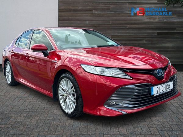 Toyota Camry Saloon, Petrol Hybrid, 2021, Red