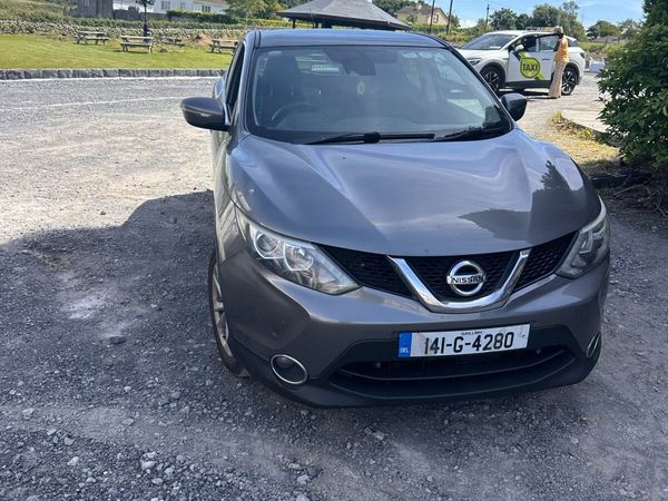 Nissan Qashqai Hatchback, Diesel, 2014, Grey