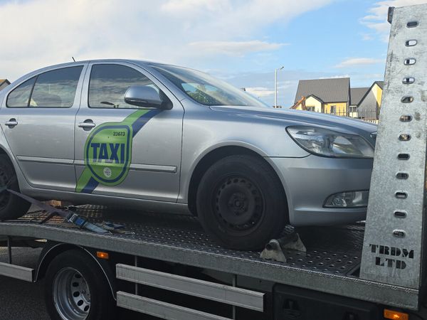 Skoda Octavia Saloon, Diesel, 2011, Silver