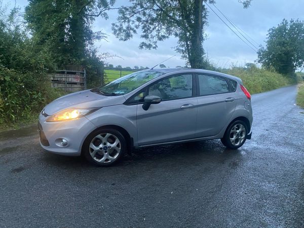Ford Fiesta Hatchback, Diesel, 2012, Grey