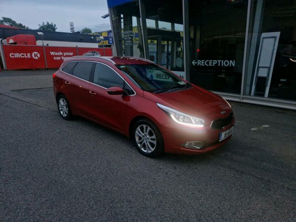 Kia Ceed Estate/Jeep, Diesel, 2015, Red