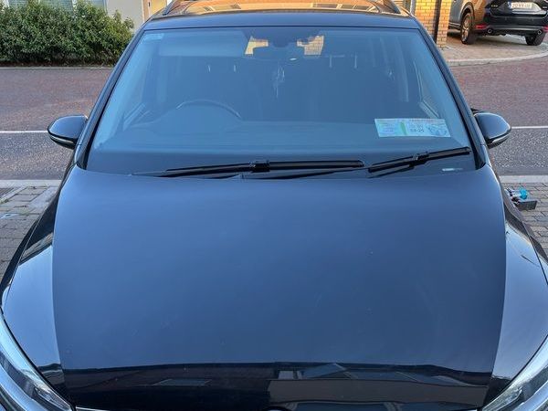 Volkswagen Touran MPV, Diesel, 2018, Black