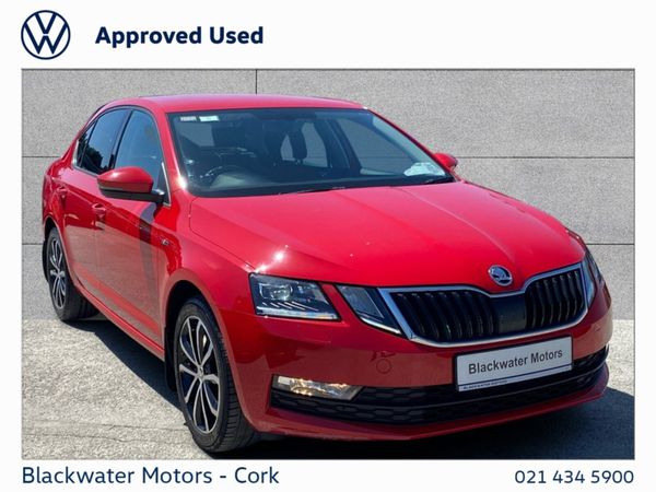 Skoda Octavia Saloon, Petrol, 2020, Red
