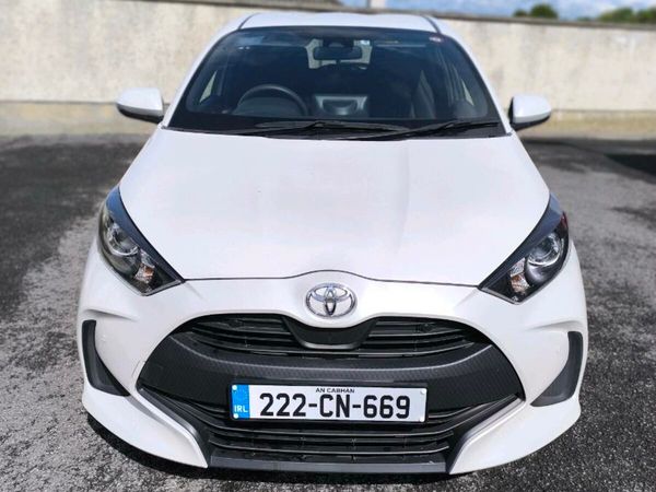 Toyota Yaris Hatchback, Petrol, 2022, White