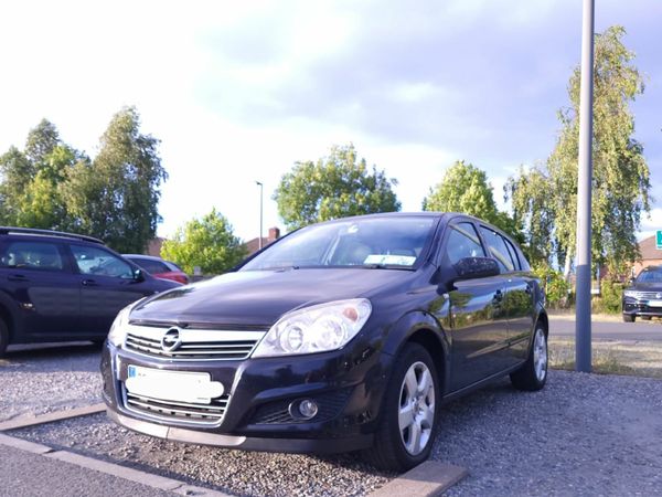 Opel Astra Hatchback, Petrol, 2008, Black