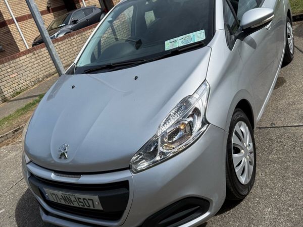 Peugeot 208 Hatchback, Diesel, 2017, Silver
