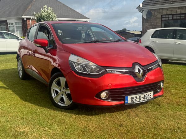 Renault Clio Hatchback, Petrol, 2015, Red