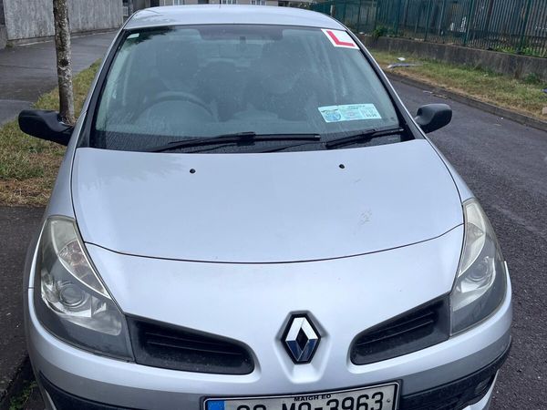 Renault Clio Hatchback, Petrol, 2006, Silver
