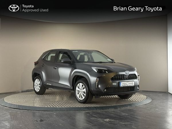 Toyota Yaris Cross Hatchback, Petrol Hybrid, 2023, Grey