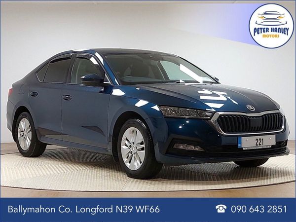 Skoda Octavia Hatchback, Petrol Hybrid, 2022, Blue