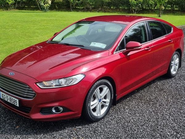 Ford Mondeo Hatchback, Diesel, 2016, Red