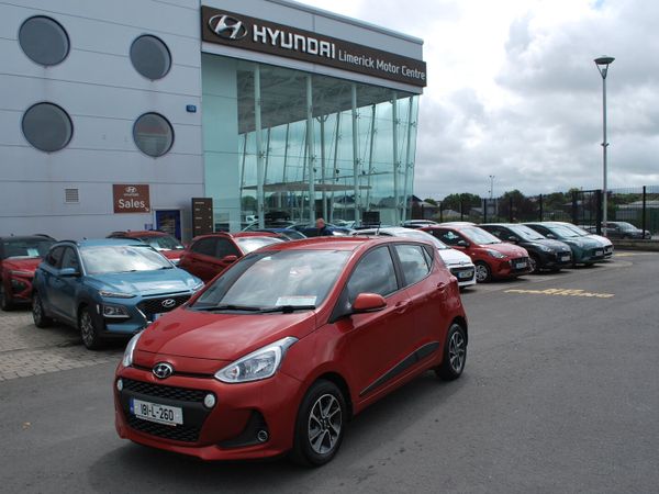 Hyundai i10 Hatchback, Petrol, 2018, Red