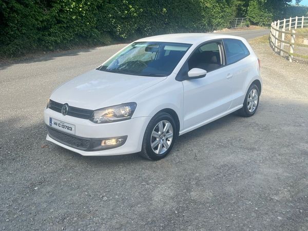 Volkswagen Polo Hatchback, Petrol, 2014, White