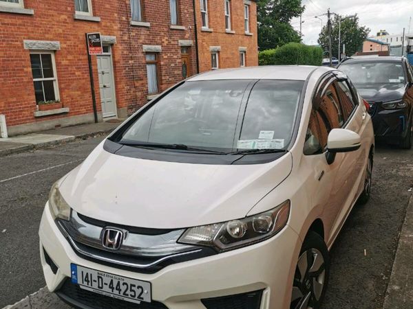 Honda Fit Hatchback, Petrol Hybrid, 2014, White