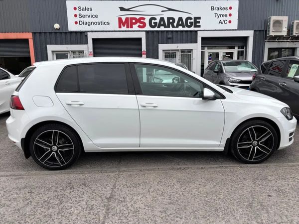Volkswagen Golf Hatchback, Petrol, 2015, White