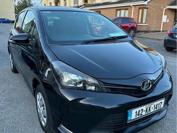 Toyota Vitz Hatchback, Petrol, 2014, Black