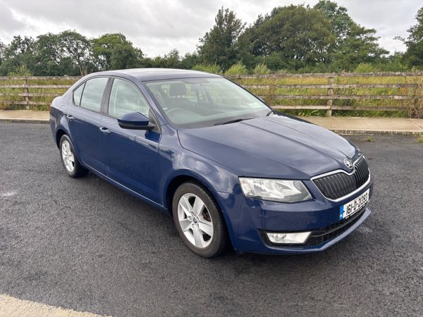 Skoda Octavia Saloon, Diesel, 2016, Blue