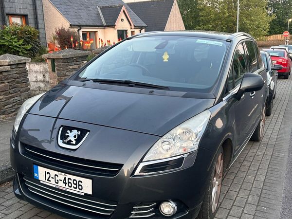 Peugeot 5008 MPV, Diesel, 2012, Grey