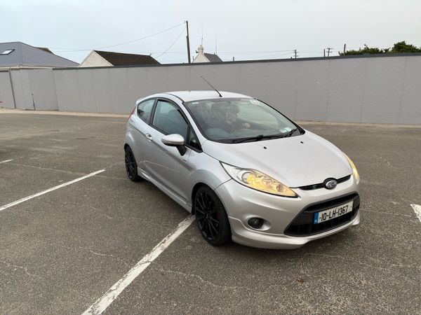 Ford Fiesta Hatchback, Petrol, 2010, Silver