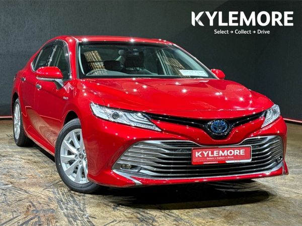 Toyota Camry Saloon, Petrol Hybrid, 2020, Red