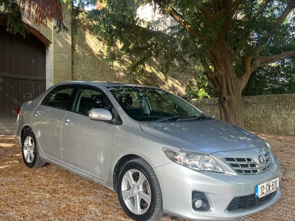 Toyota Corolla Saloon, Diesel, 2012, Silver