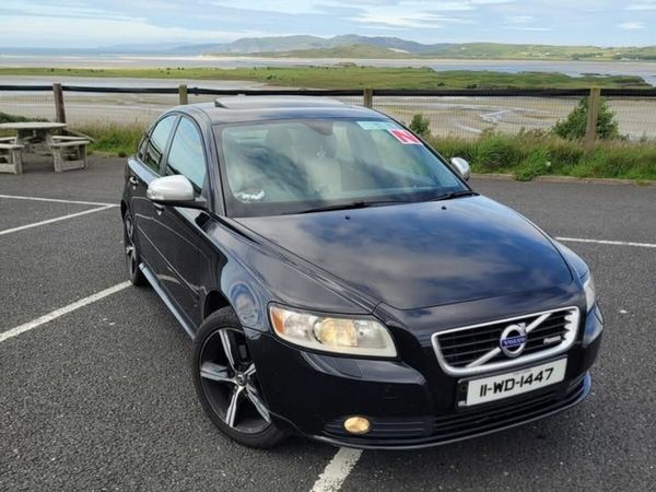 Volvo S40 Saloon, Diesel, 2011, Black