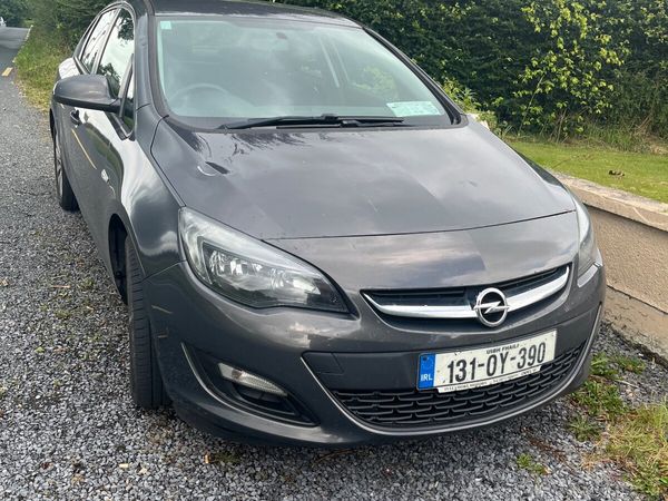 Opel Astra Saloon, Diesel, 2013, Grey