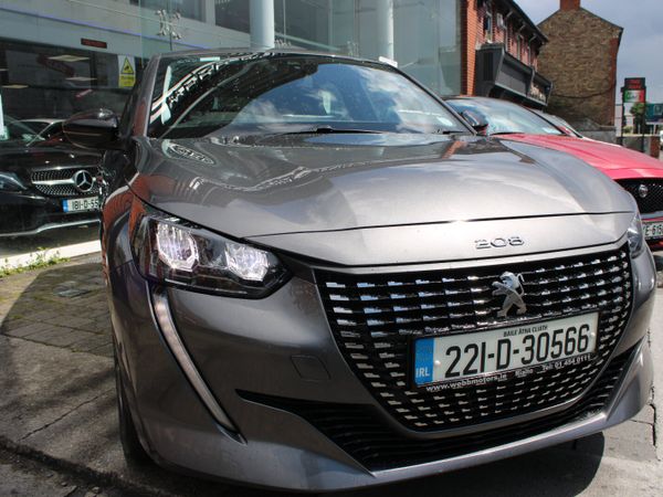 Peugeot 208 Hatchback, Diesel, 2022, Grey
