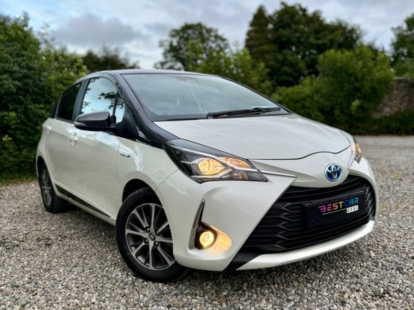 Toyota Yaris Hatchback, Petrol Hybrid, 2020, White