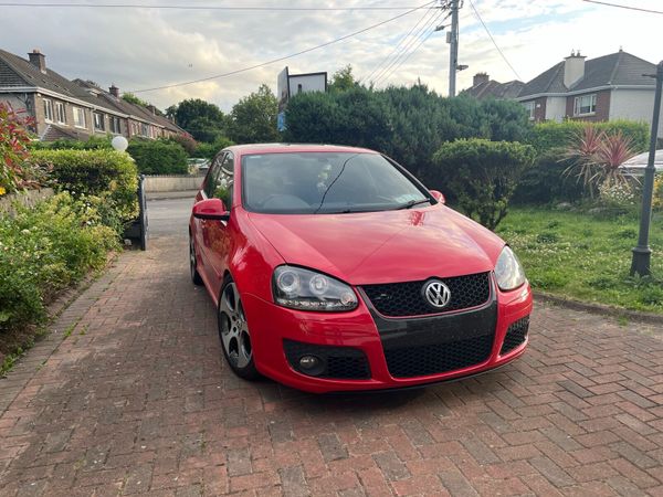 Volkswagen Golf Hatchback, Petrol, 2008, Red